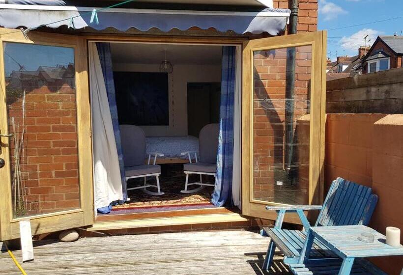 بنسيون Garden Room