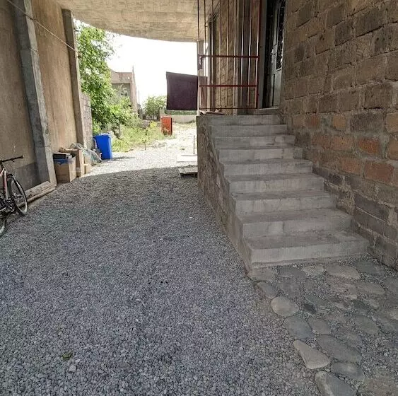 پانسیون Woolway Studios