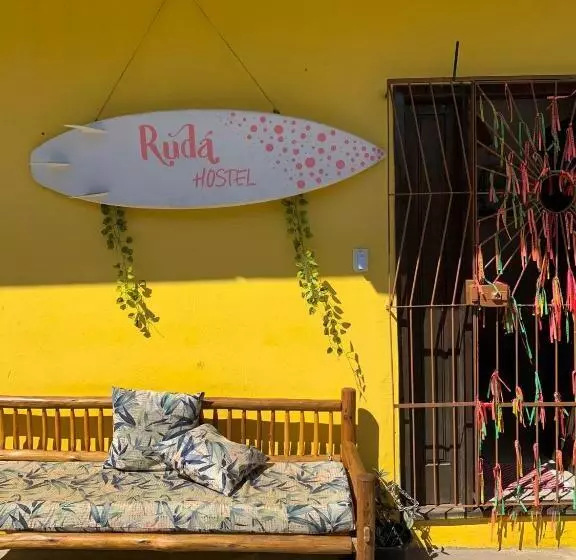 Rudá Hostel