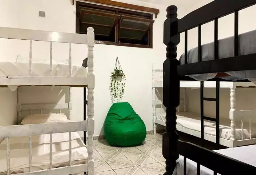 Rudá Hostel