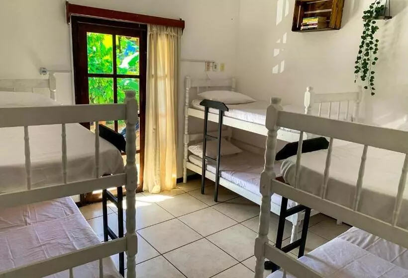 Rudá Hostel