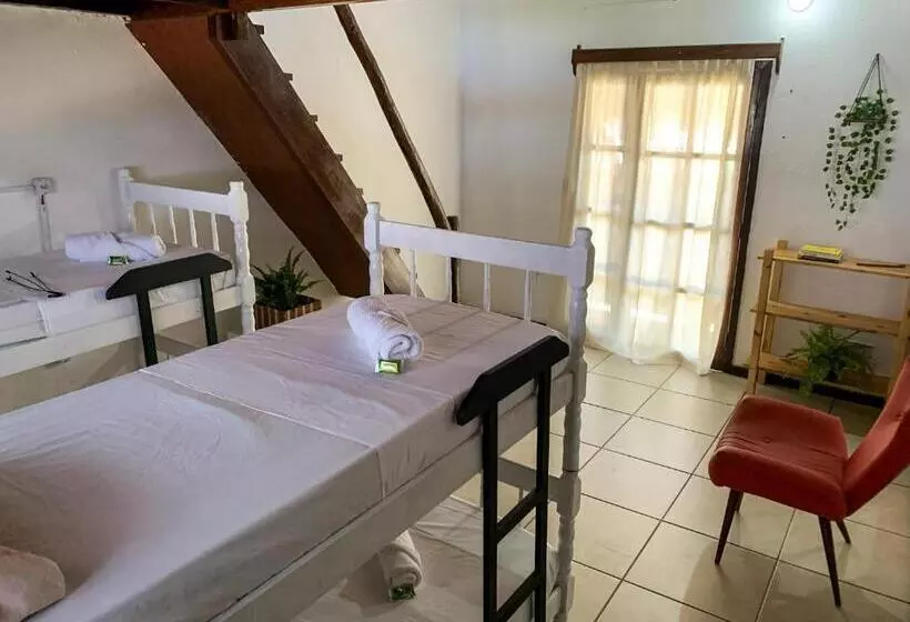 Rudá Hostel