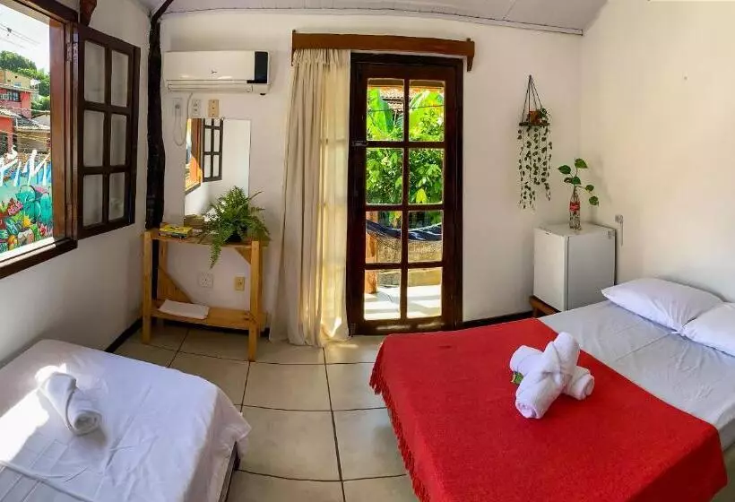 Rudá Hostel