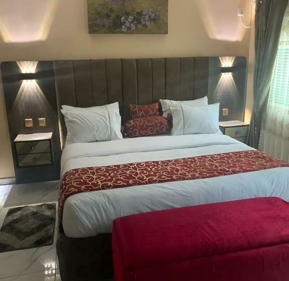 Snow Cubes Apartments