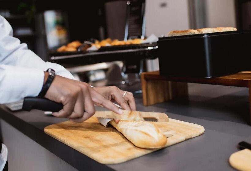 Easyhotel Paris Nord Aubervilliers