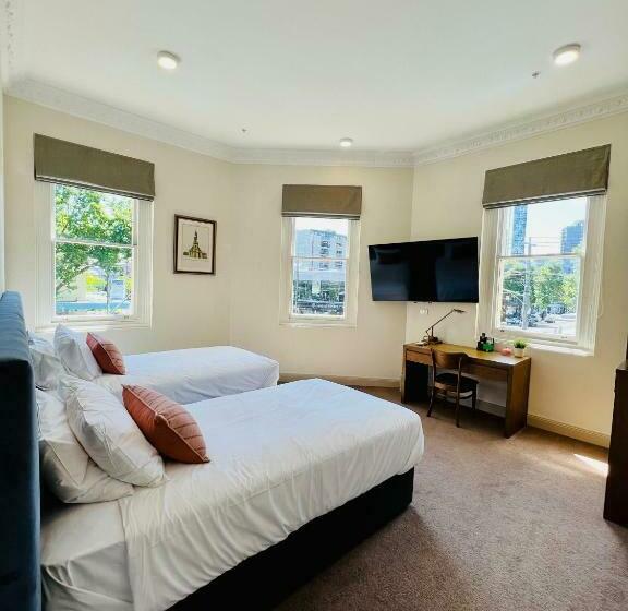 Отель Clarendon