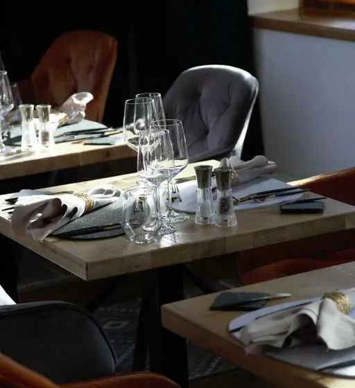 هتل Crystal Kitzhorn Suites