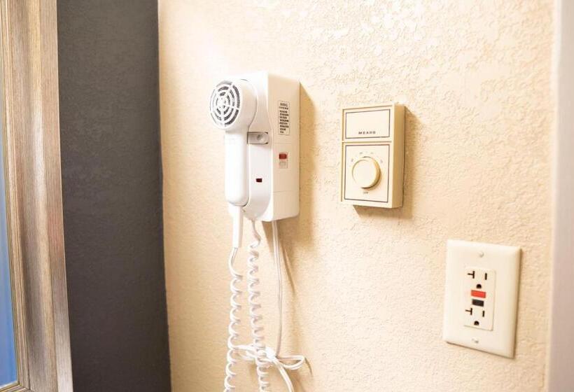 בית מלון כפרי Framingham Inn