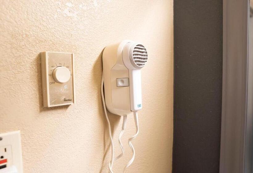 בית מלון כפרי Framingham Inn