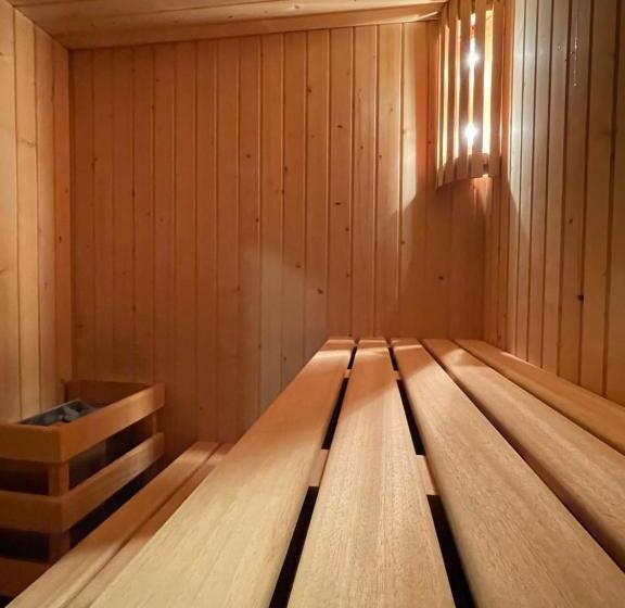 هتل Guiana Rooms & Suites