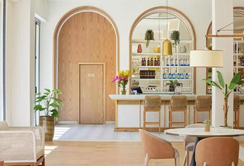 ホテル Meliá Durrës Albania