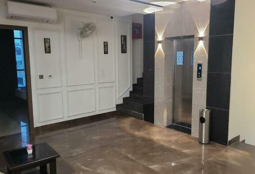 בית מלון כפרי Midtown A Unit By Prakash