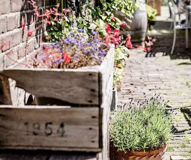 Hotelli Tinyparks Cast Away