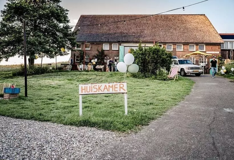 Hotelli Tinyparks Cast Away