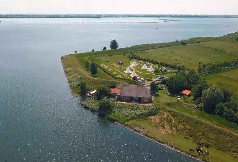 Hotelli Tinyparks Cast Away