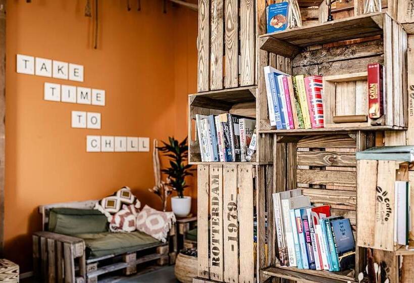 Hotel Tinyparks Cast Away