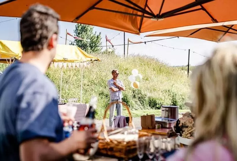 Hotelli Tinyparks Cast Away