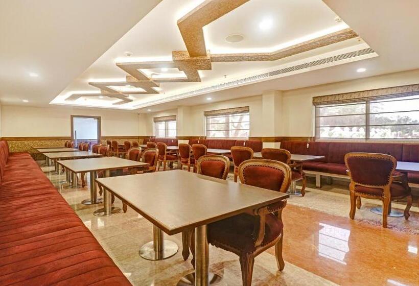 Hotel Treebo Premium Vahada