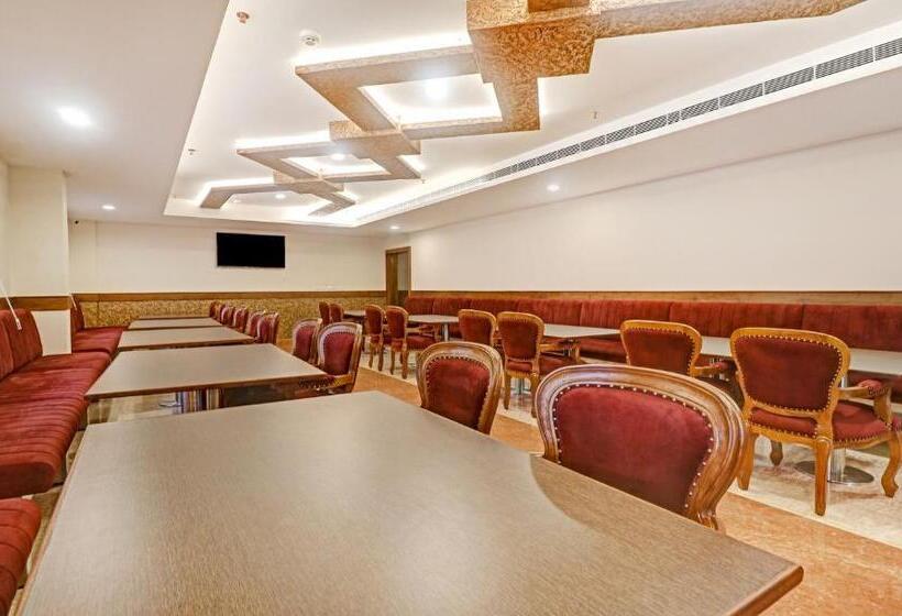 Hotel Treebo Premium Vahada