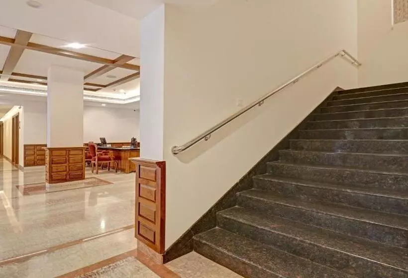 Hotelli Treebo Premium Vahada