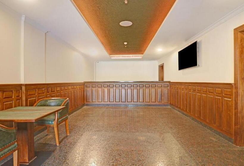 Hotel Treebo Premium Vahada