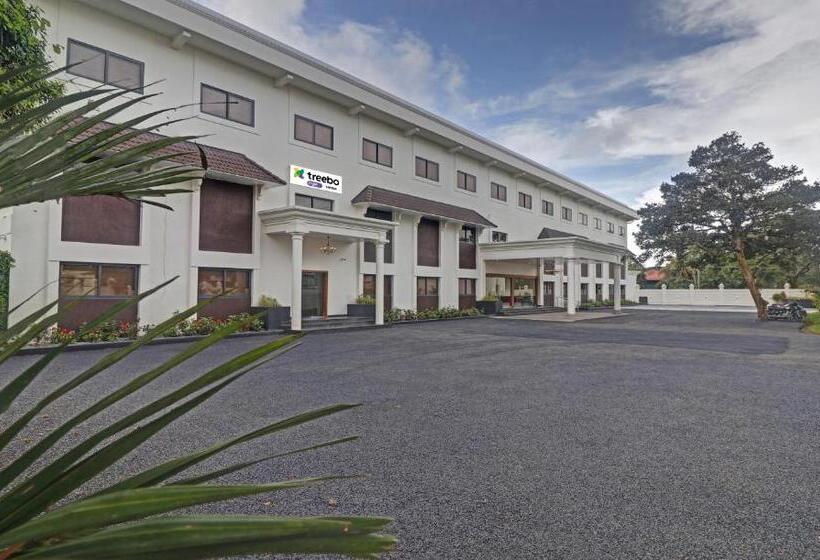 Hotel Treebo Premium Vahada
