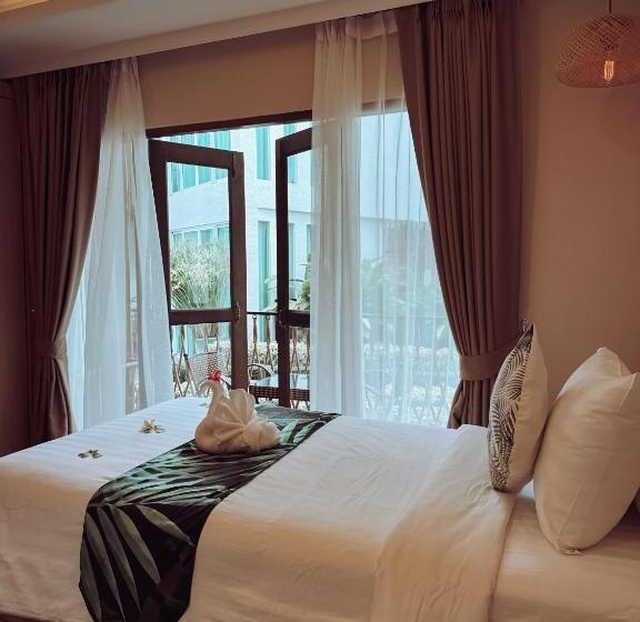 Hotel Vannee Golden Sands Beachfront Resort