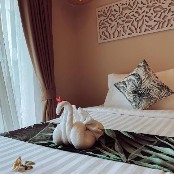 Hotel Vannee Golden Sands Beachfront Resort