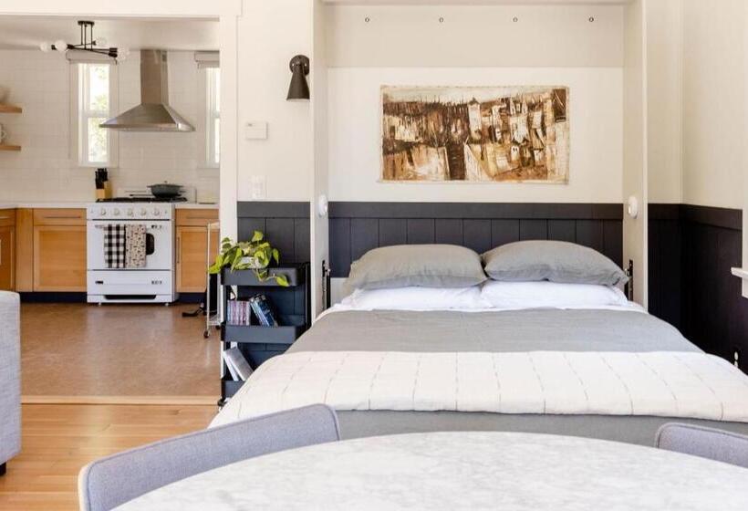 호텔 Wild Hair Studio Stylish Farm Stay W Ev Charger