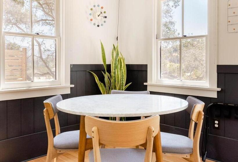 호텔 Wild Hair Studio Stylish Farm Stay W Ev Charger