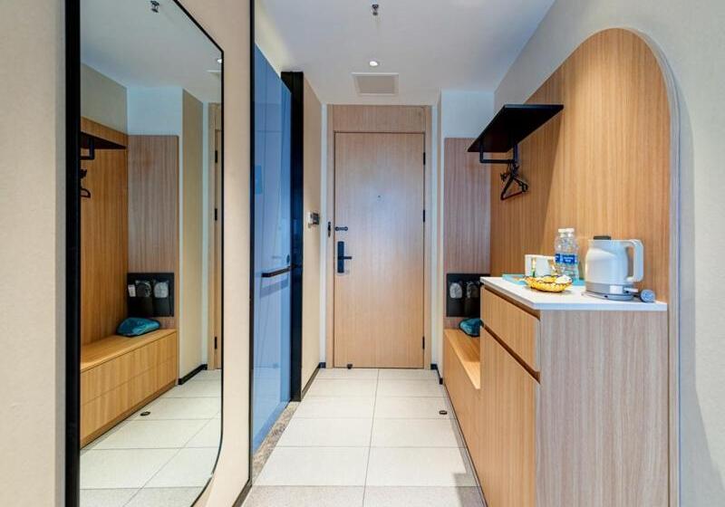 Lanou Hotel Zigong Yantan Longhu Food Plaza