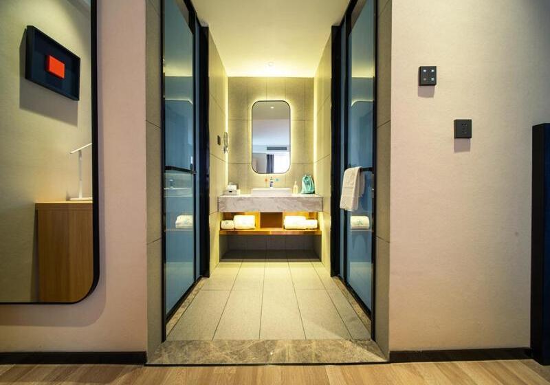 Lanou Hotel Zigong Yantan Longhu Food Plaza