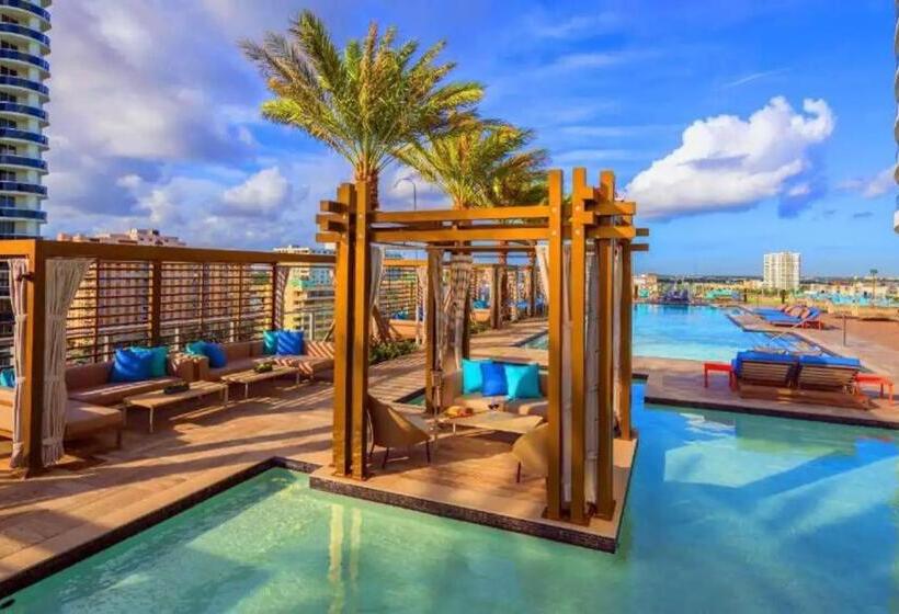 Luxury Beachfront Apartment In Hyde Resort