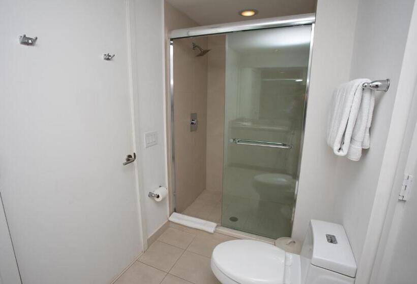 Luxury Beachfront Apartment In Hyde Resort