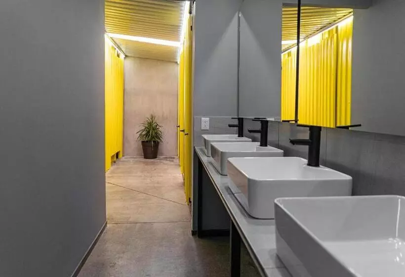 Majatalo Check Inn Hostal Aeropuerto Gdl