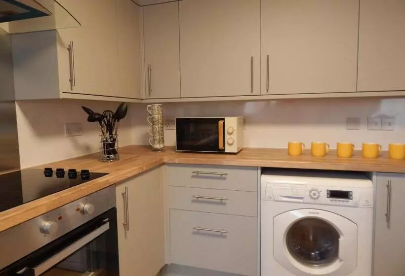 ペンション Modern, Well Located En Suite Rooms With Parking & All Facilities