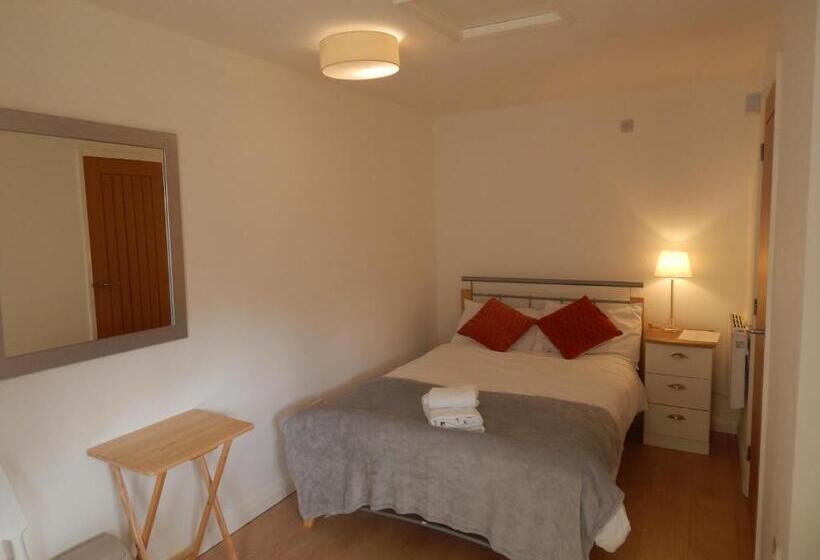 膳宿费 Modern, Well Located En Suite Rooms With Parking & All Facilities