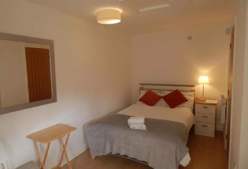 ペンション Modern, Well Located En Suite Rooms With Parking & All Facilities