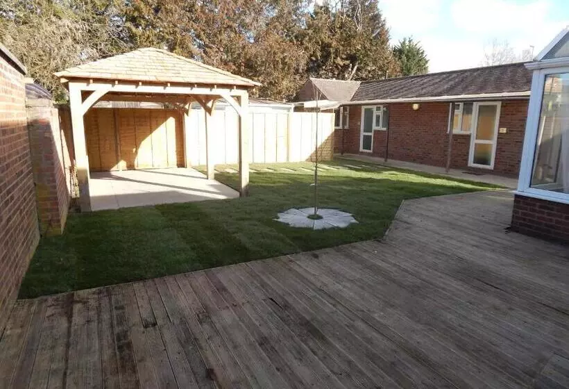 ペンション Modern, Well Located En Suite Rooms With Parking & All Facilities