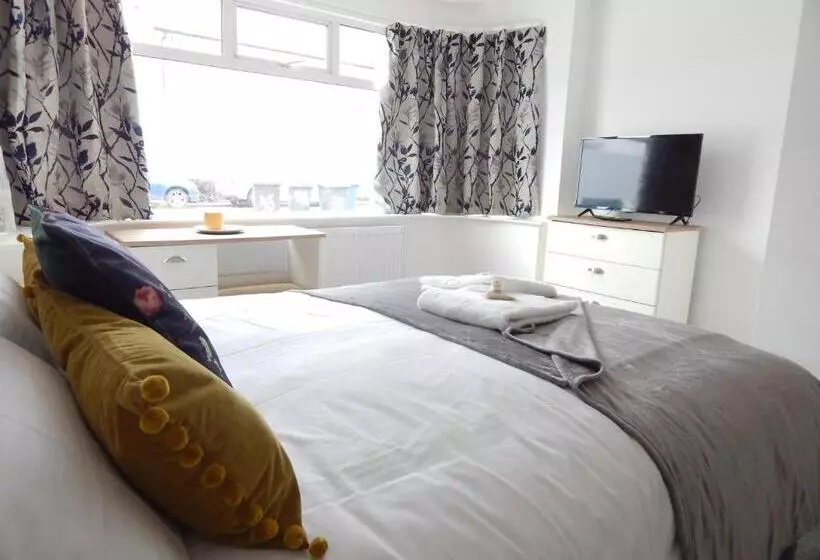 ペンション Modern, Well Located En Suite Rooms With Parking & All Facilities