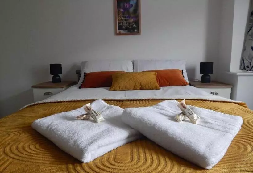 ペンション Modern, Well Located En Suite Rooms With Parking & All Facilities