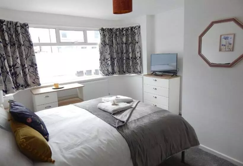 ペンション Modern, Well Located En Suite Rooms With Parking & All Facilities