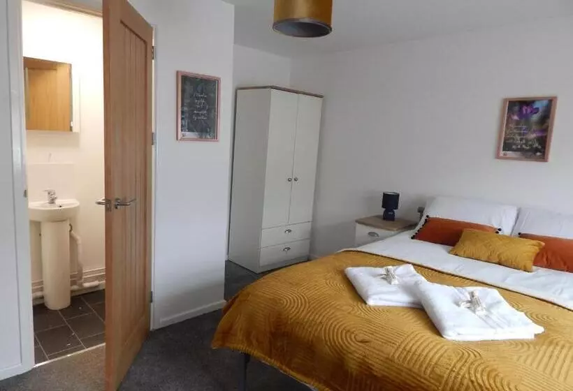 ペンション Modern, Well Located En Suite Rooms With Parking & All Facilities