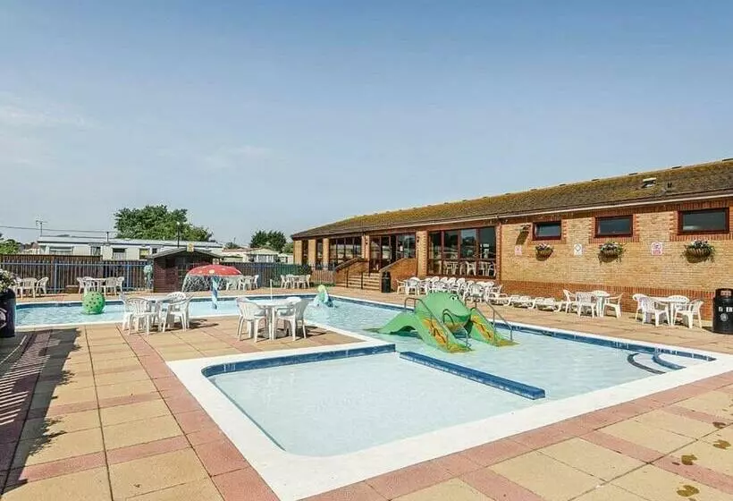 Lomakeskus Holiday Home / Caravan