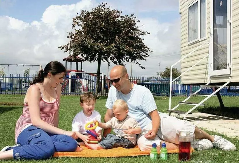 Lomakeskus Holiday Home / Caravan