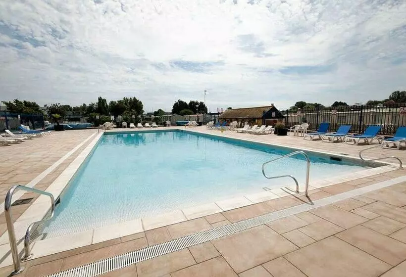 Lomakeskus Holiday Home / Caravan