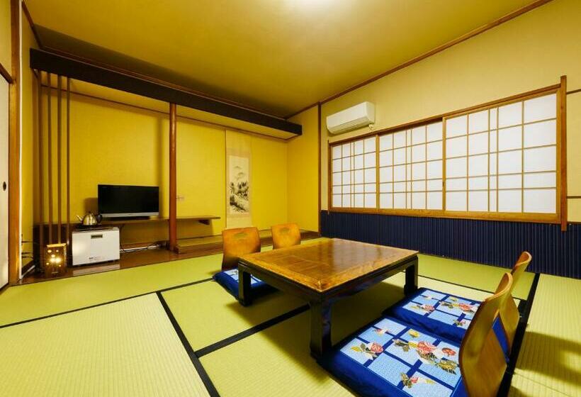 Ryokan Ureshino Onsen Kotobukiya