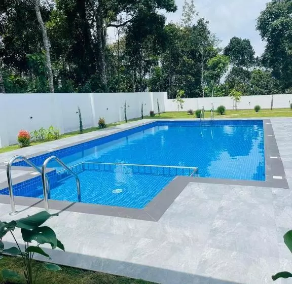 The Windy Mist Resort Munnar