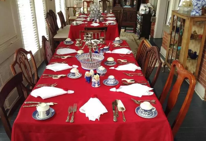 2439 Fairfield A Bed And Breakfast