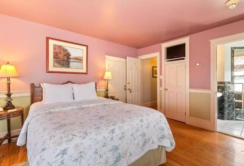 After Eight Bed And Breakfast